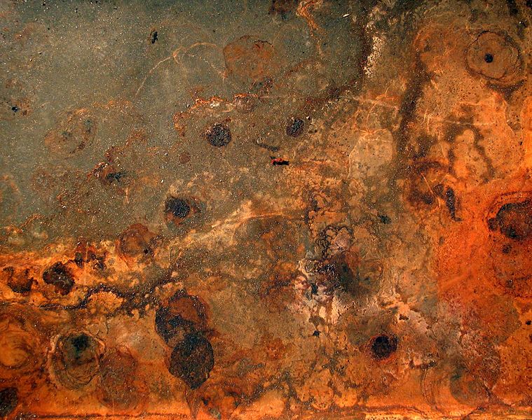 759px-Rust_and_dirt.jpg